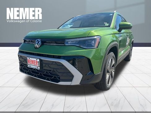 New 2026 Volkswagen Taos SE AWD/4WD image 1
