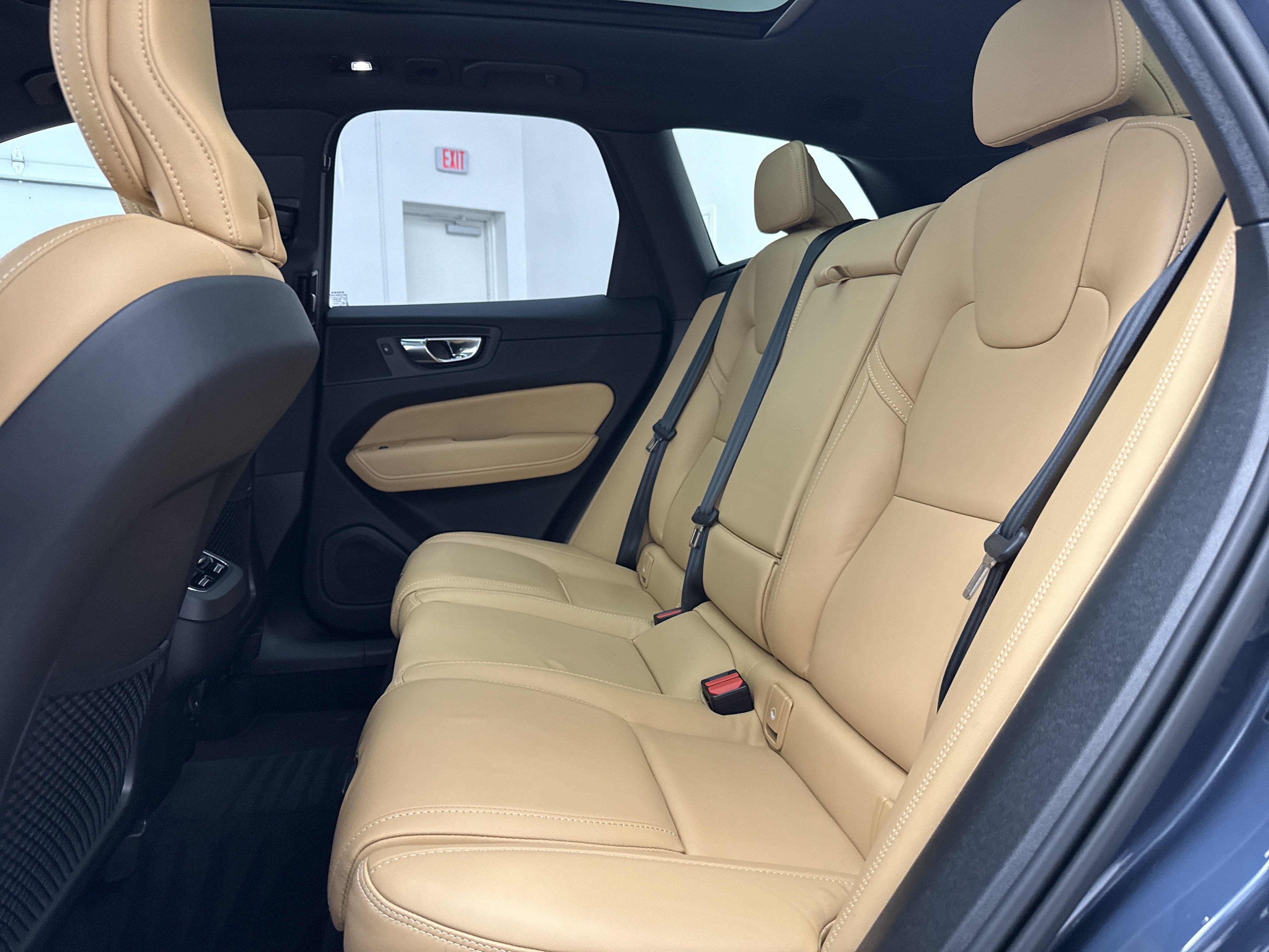 Certified 2024 Volvo XC60 B5 Ultimate w/ Protection Package Premier AWD/4WD image 26