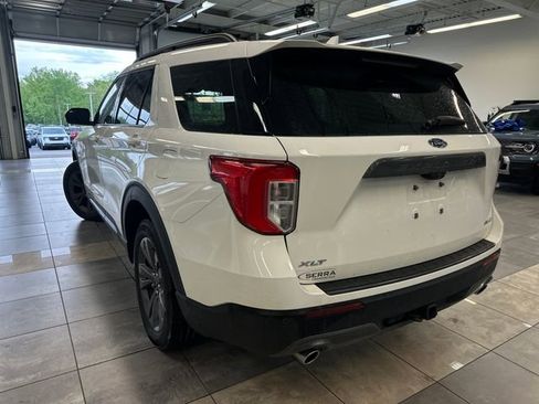 Used 2023 Ford Explorer XLT w/ Equipment Group 202A AWD/4WD image 11
