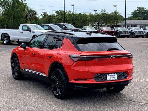 New 2025 Chevrolet Equinox EV RS image 36