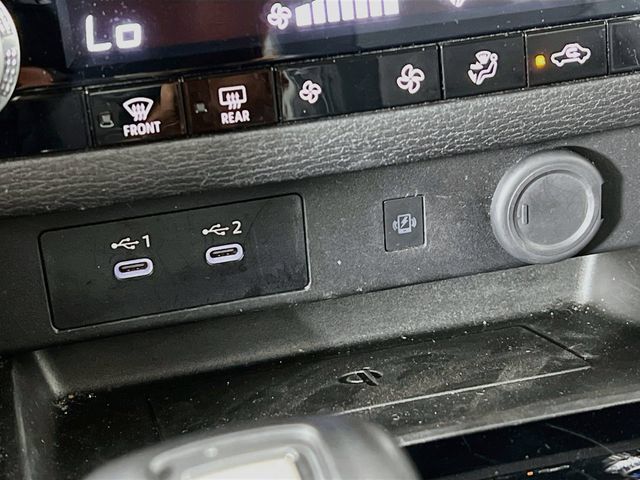Used 2025 Mitsubishi Outlander SE FWD image 21