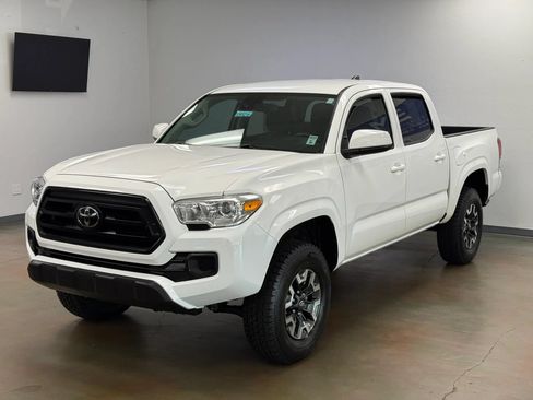 Used 2021 Toyota Tacoma SR AWD/4WD image 4
