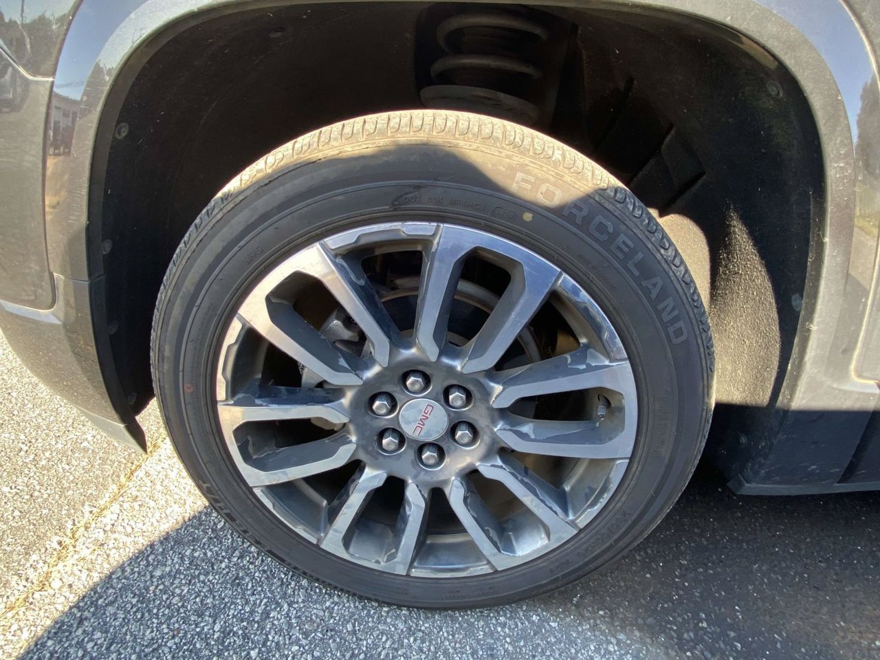 Used 2020 GMC Acadia Denali w/ Technology Package FWD image 8