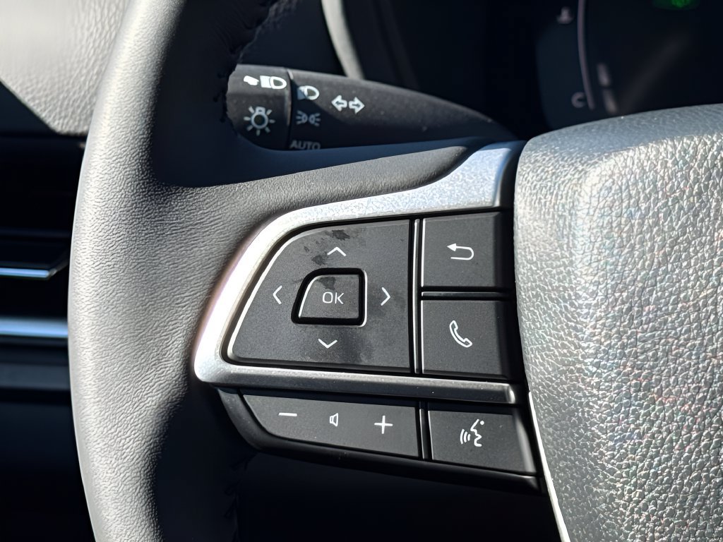 Used 2026 Toyota Grand Highlander XLE FWD image 16