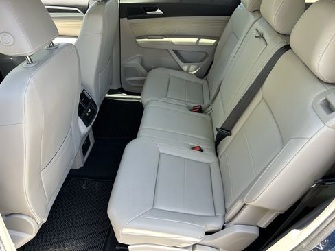 Used 2023 Volkswagen Atlas SE AWD/4WD image 16
