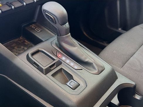 Used 2023 Chevrolet Colorado W/T image 18