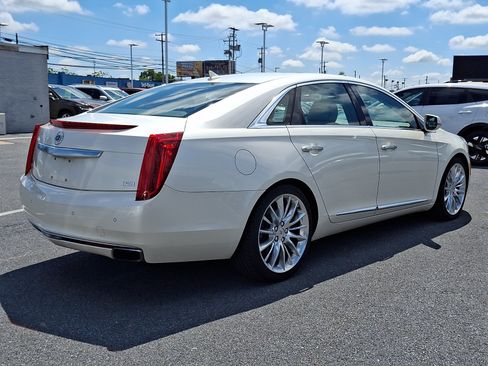 Used 2013 Cadillac XTS Platinum AWD/4WD image 5