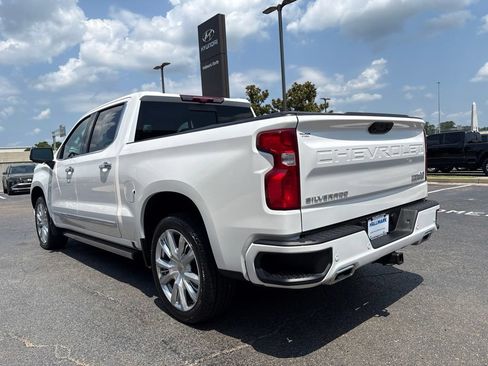 Used 2024 Chevrolet Silverado 1500 High Country w/ High Country Premium Package AWD/4WD image 8