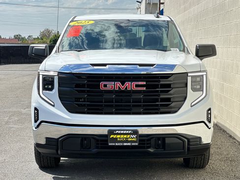 Certified 2025 GMC Sierra 1500 Pro w/ Convenience Package image 9