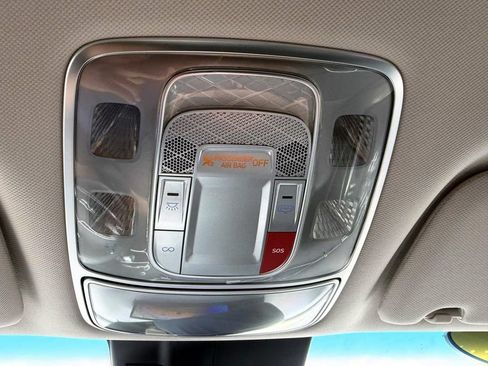 Certified 2025 Genesis GV70 2.5T AWD/4WD image 31