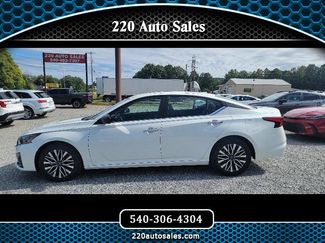 Used 2024 Nissan Altima 2.5 SV image 1