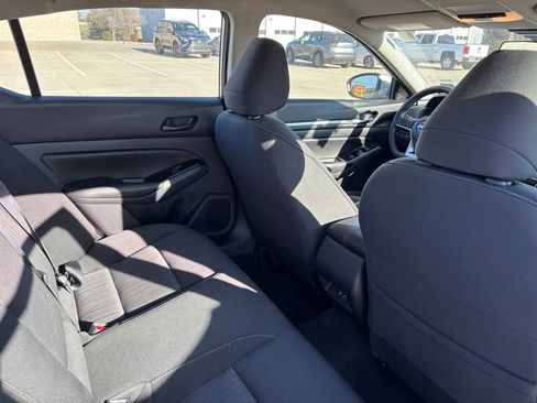 Used 2023 Nissan Altima 2.5 SV image 9