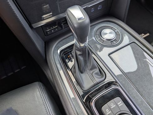 Used 2023 Nissan Armada SL w/ Midnight Edition Package image 33