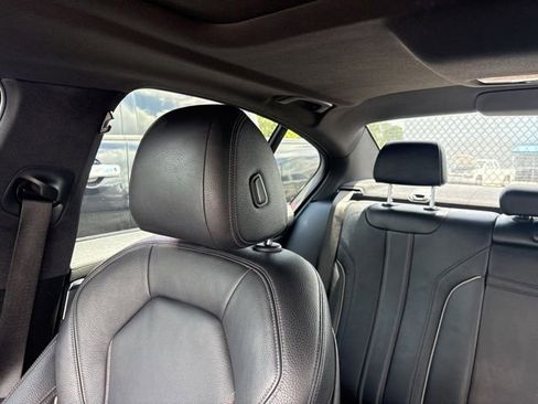 Used 2018 BMW 530e RWD image 11
