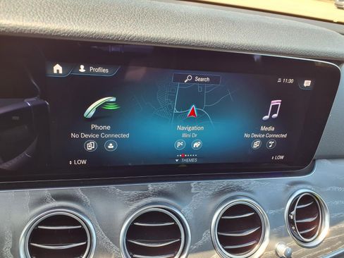 Used 2021 Mercedes-Benz E 350 4MATIC Sedan image 5