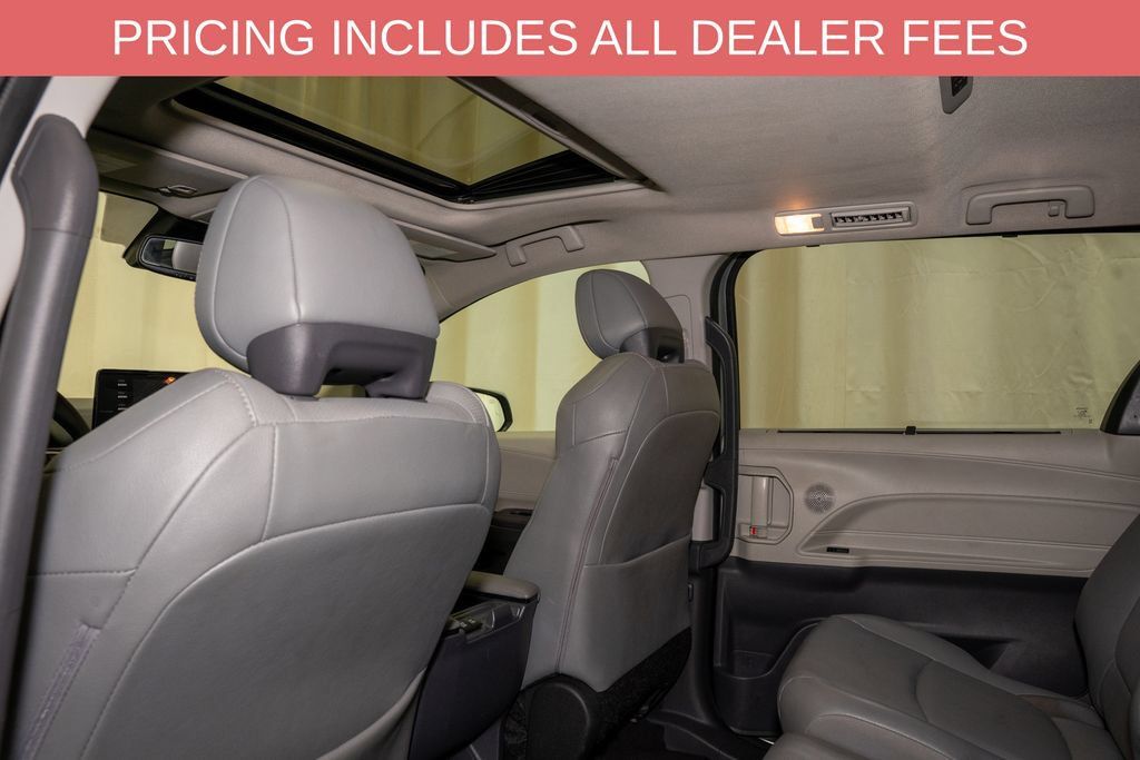 Certified 2023 Toyota Sienna XLE FWD image 10