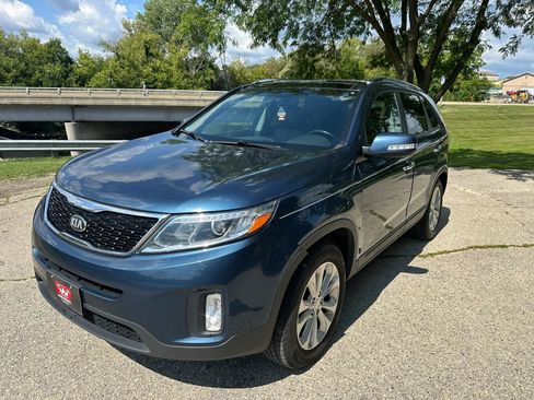 Used 2014 Kia Sorento EX w/ EX V6 Touring Package FWD image 2