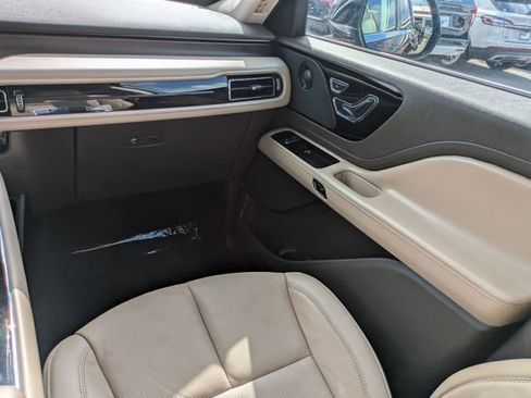 Certified 2023 Lincoln Aviator Reserve w/ Equipment Group 201A AWD/4WD image 17