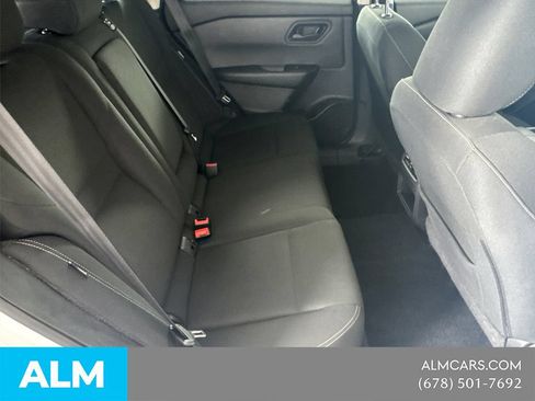 Used 2024 Nissan Rogue S FWD image 18