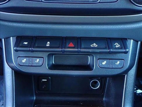 Used 2018 Chevrolet Colorado Z71 image 18