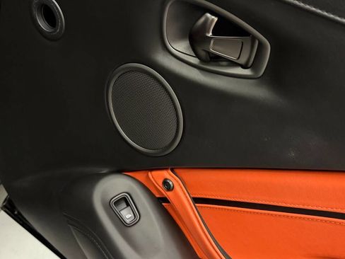 Used 2021 Aston Martin V8 Vantage Base 2dr Coupe image 38