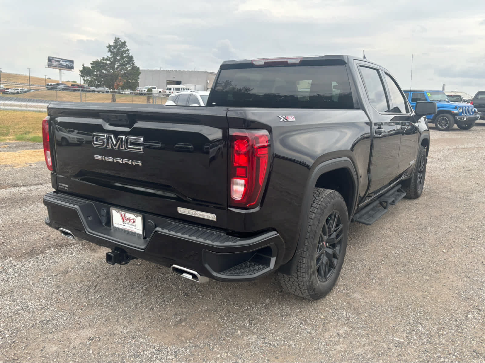 Used 2025 GMC Sierra 1500 Elevation AWD/4WD image 8
