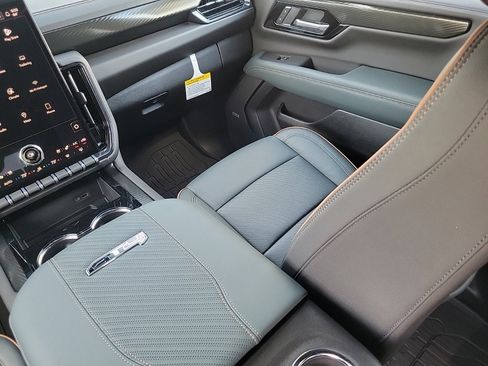 New 2026 GMC Yukon AT4 w/ AT4 Premium Plus Package image 15