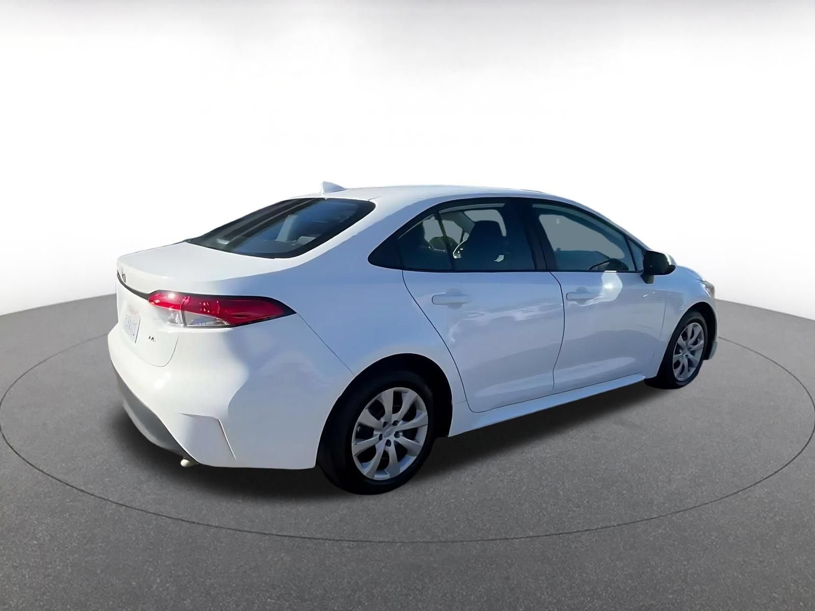 Used 2025 Toyota Corolla LE FWD image 14