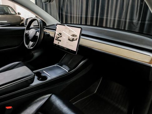Used 2021 Tesla Model Y Long Range AWD/4WD image 15