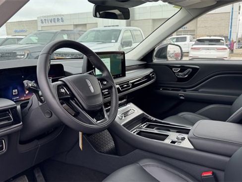 New 2026 Lincoln Aviator AWD w/ Jet Appearance Package image 22
