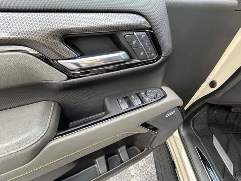 Used 2022 Chevrolet Silverado 1500 ZR2 w/ Technology Package image 19