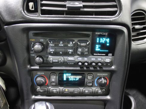 Used 2000 Chevrolet Corvette Hardtop w/ Memory Pkg image 13