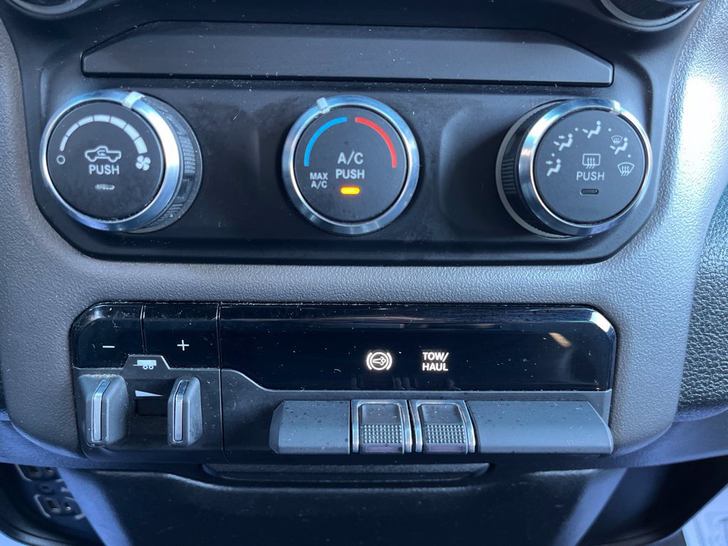 Used 2022 RAM 3500 Big Horn AWD/4WD image 22