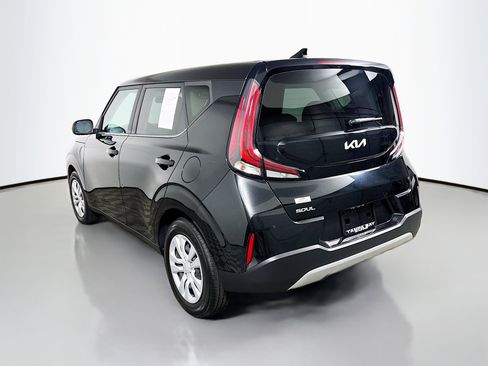 Used 2023 Kia Soul LX image 8
