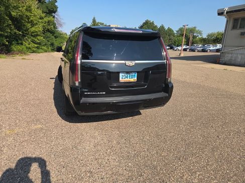 Used 2019 Cadillac Escalade ESV Luxury AWD/4WD image 18