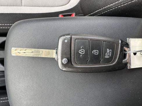 Certified 2023 Hyundai Venue SEL FWD image 14