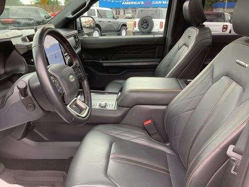 Used 2023 Ford Expedition Platinum AWD/4WD image 12