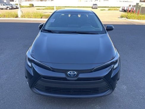 Used 2025 Toyota Corolla LE w/ Carpet Mat Package (TMS) image 2