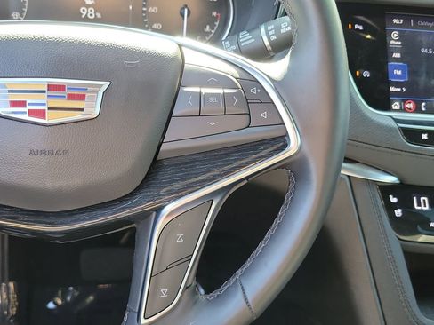 Used 2025 Cadillac XT5 Premium Luxury image 32