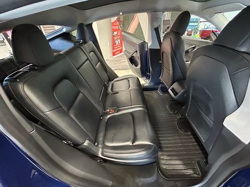 Used 2021 Tesla Model Y Long Range AWD/4WD image 44