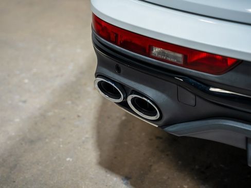 Used 2021 Audi SQ5 Prestige w/ Prestige Package image 18