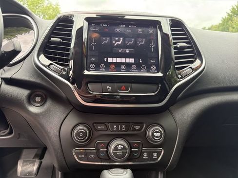 Used 2020 Jeep Cherokee Limited AWD/4WD image 28