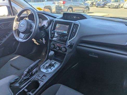 Used 2017 Subaru Impreza 2.0i Premium image 12