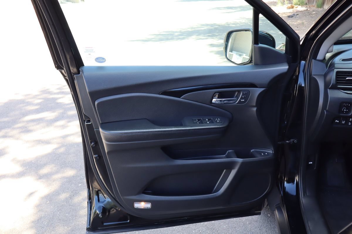Used 2016 Honda Pilot Touring image 25