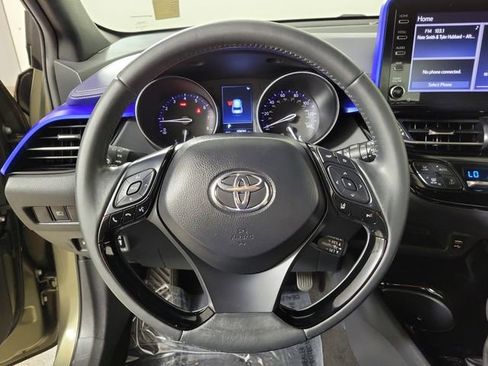 Used 2021 Toyota C-HR XLE FWD image 25