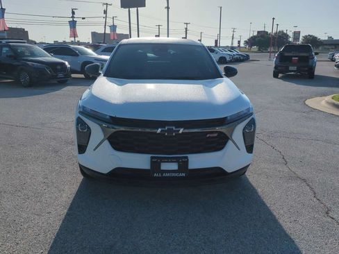 Used 2025 Chevrolet Trax RS w/ Driver Confidence Package FWD image 3