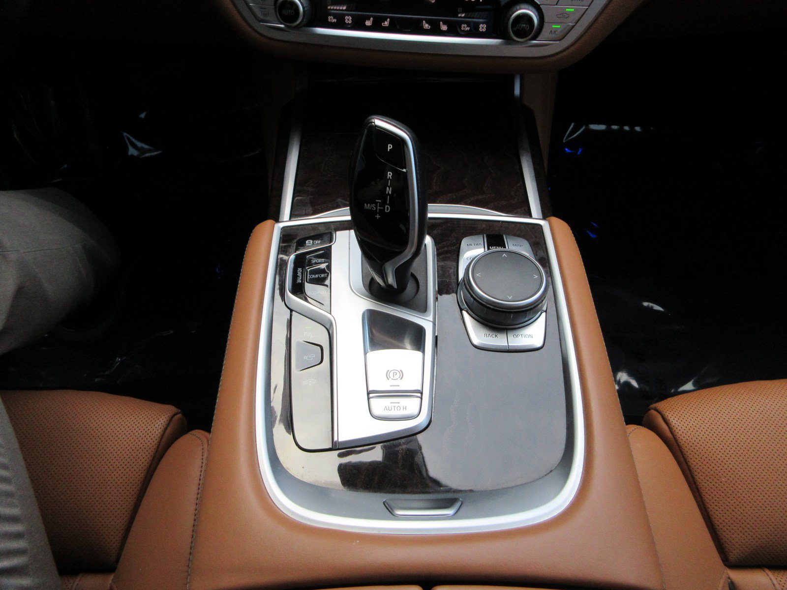 Used 2020 BMW 750i xDrive w/ Interior Design Package AWD/4WD image 47