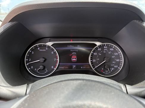Used 2025 Nissan Sentra SV FWD image 34