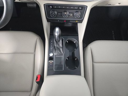 Used 2019 Volkswagen Atlas SE w/ Towing Package image 24