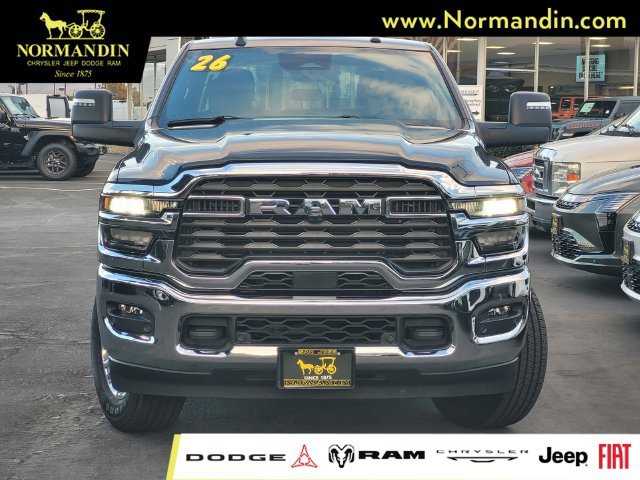 Used 2026 RAM 2500 Big Horn AWD/4WD image 2